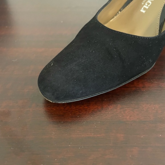 Bruno Magli Women’s Suede Pump Heels Denky - Picture 3 of 9